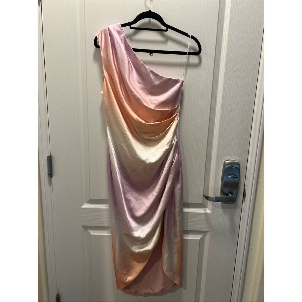 Elliatt Munich Ombre One Shoulder Midi Dress Wedding Guest Dress size S NWT - Picture 8 of 10